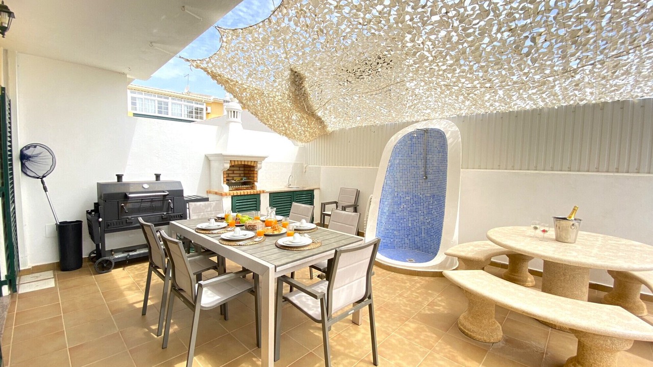 Photo of Outdoor in Pera