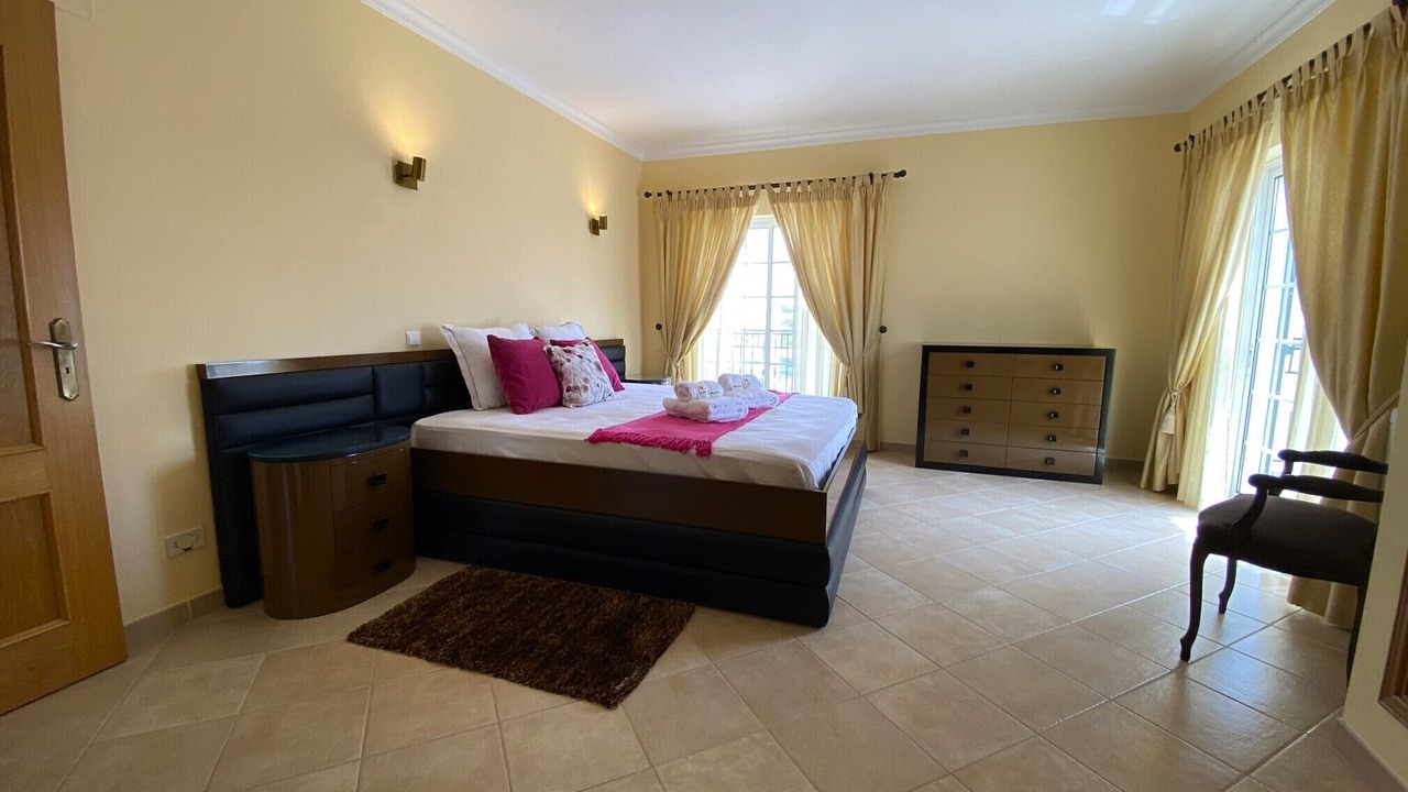 Photo of Bedroom in Pera