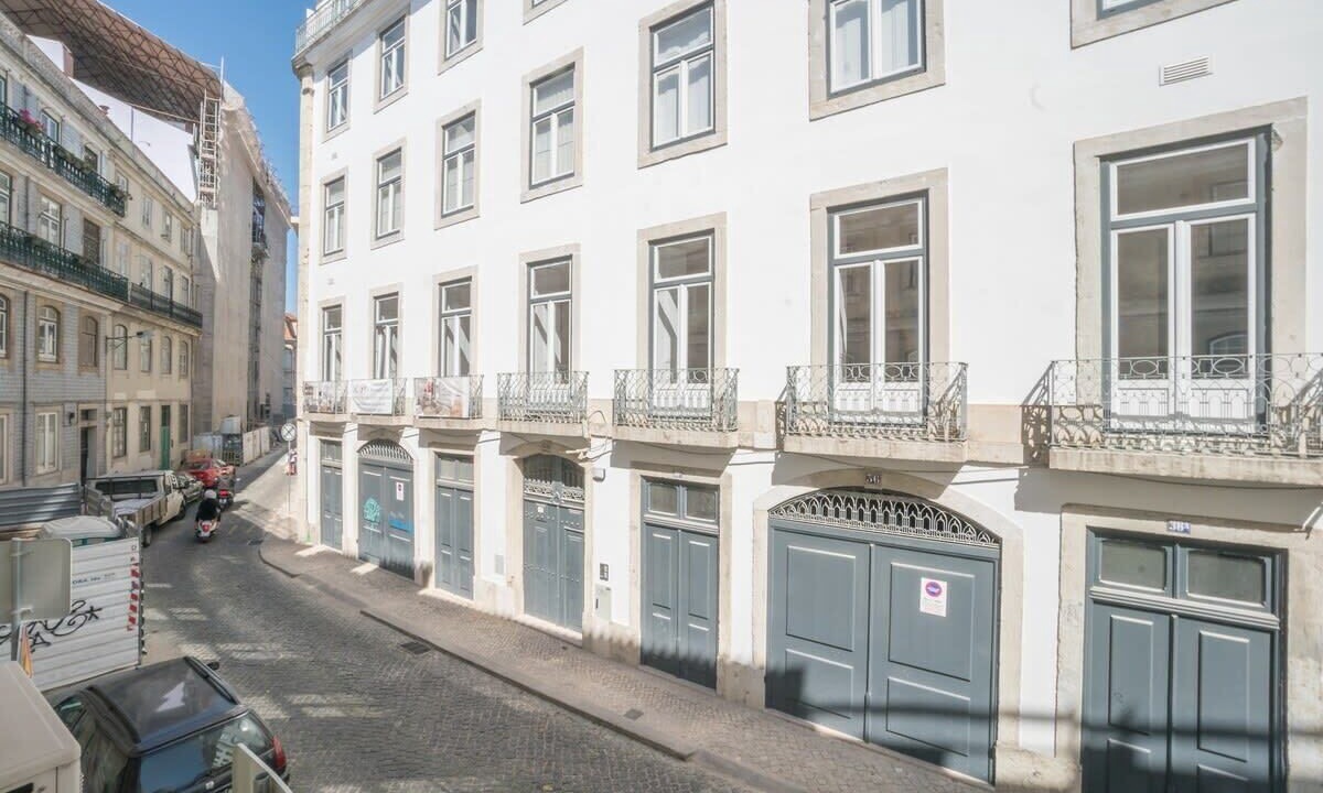 Photo of Others in Chiado