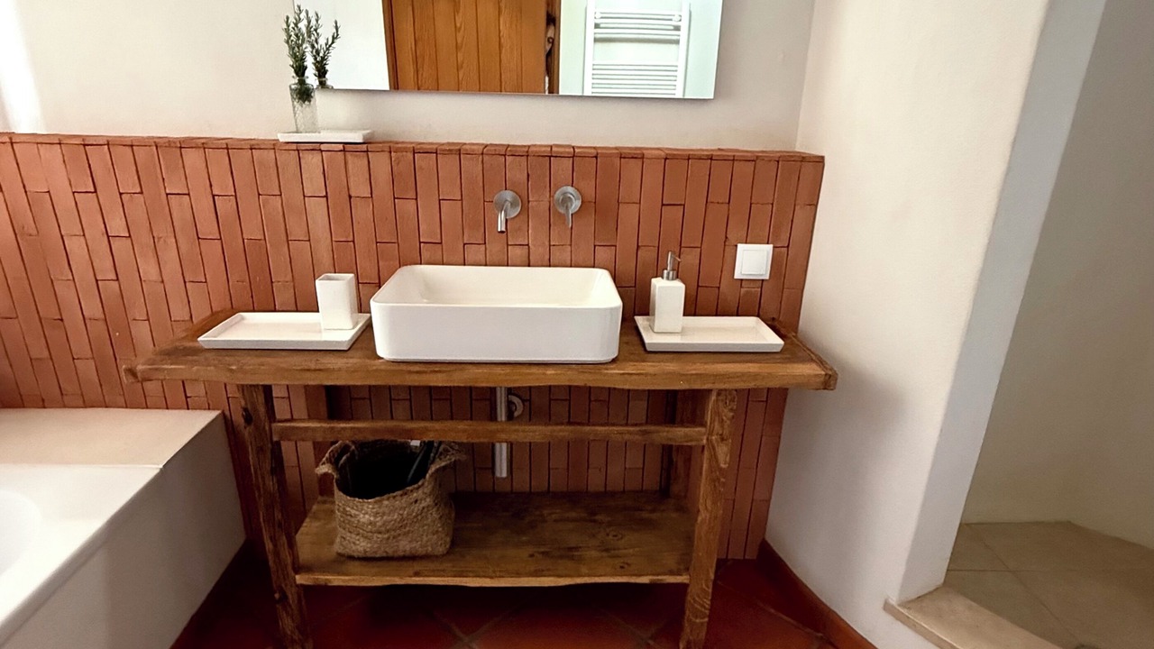 Photo of Bathroom in Meia Praia