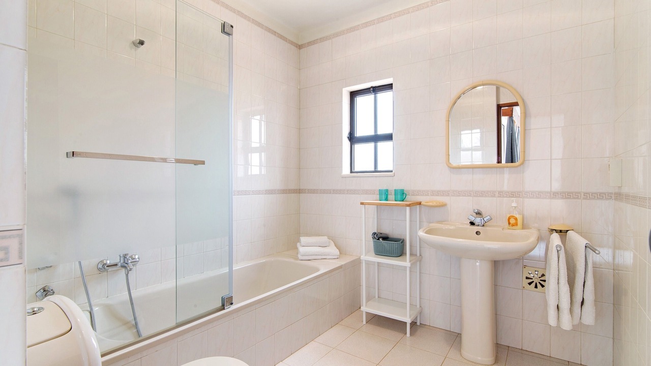 Photo of Bathroom in Alporchinhos