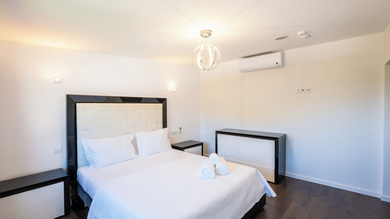 Photo of Bedroom in Porches