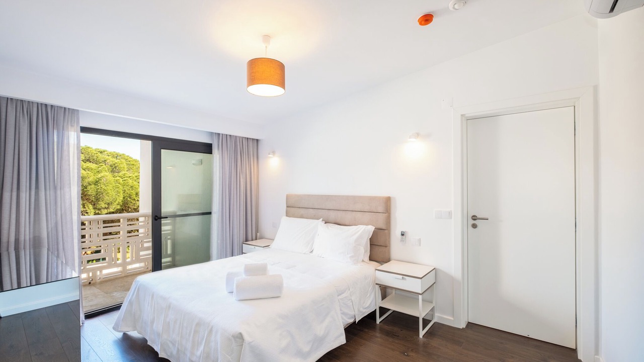 Photo of Bedroom in Porches