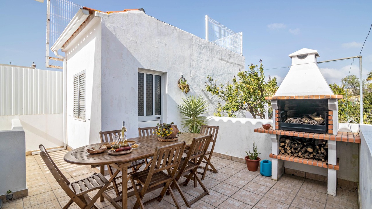 Photo of Outdoor in Pera