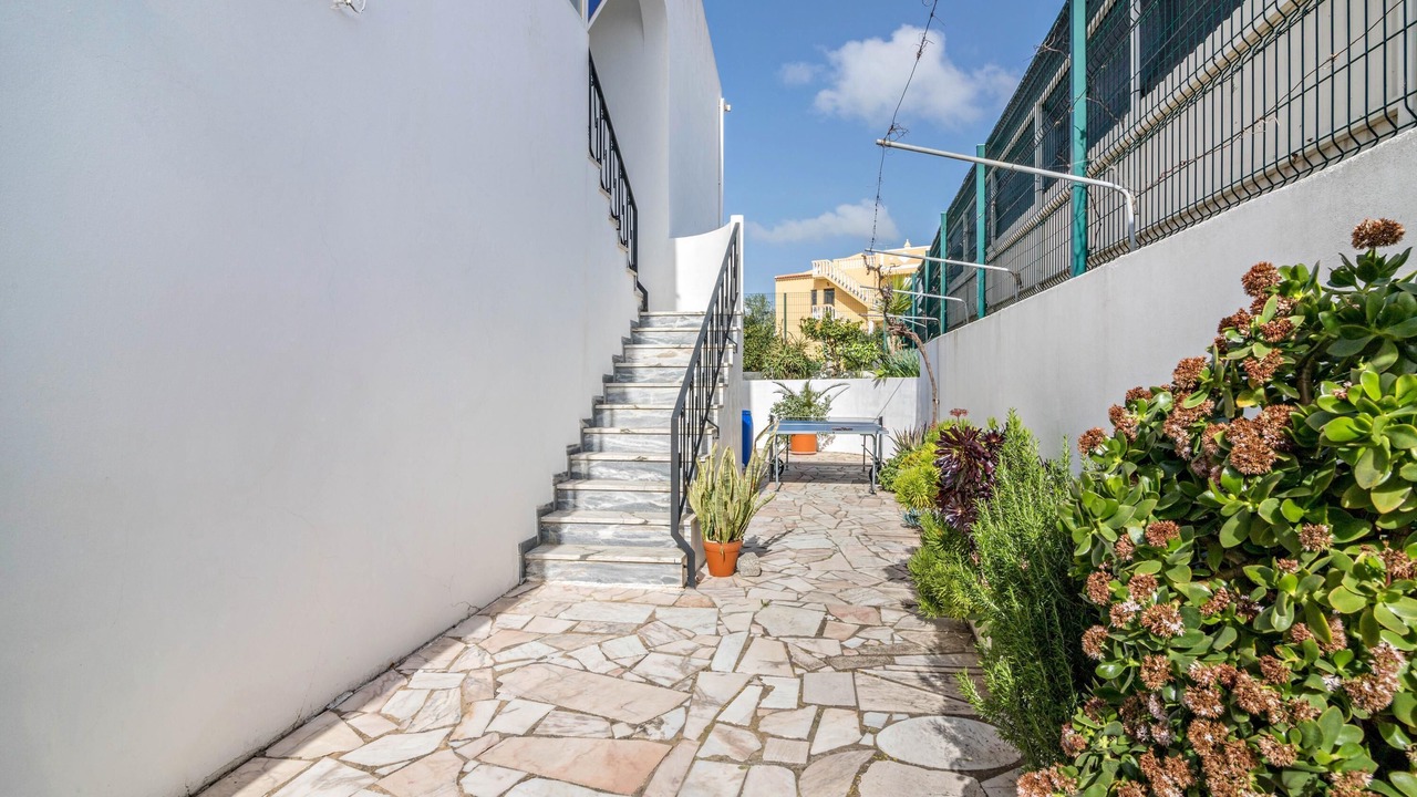 Photo of Outdoor in Pera
