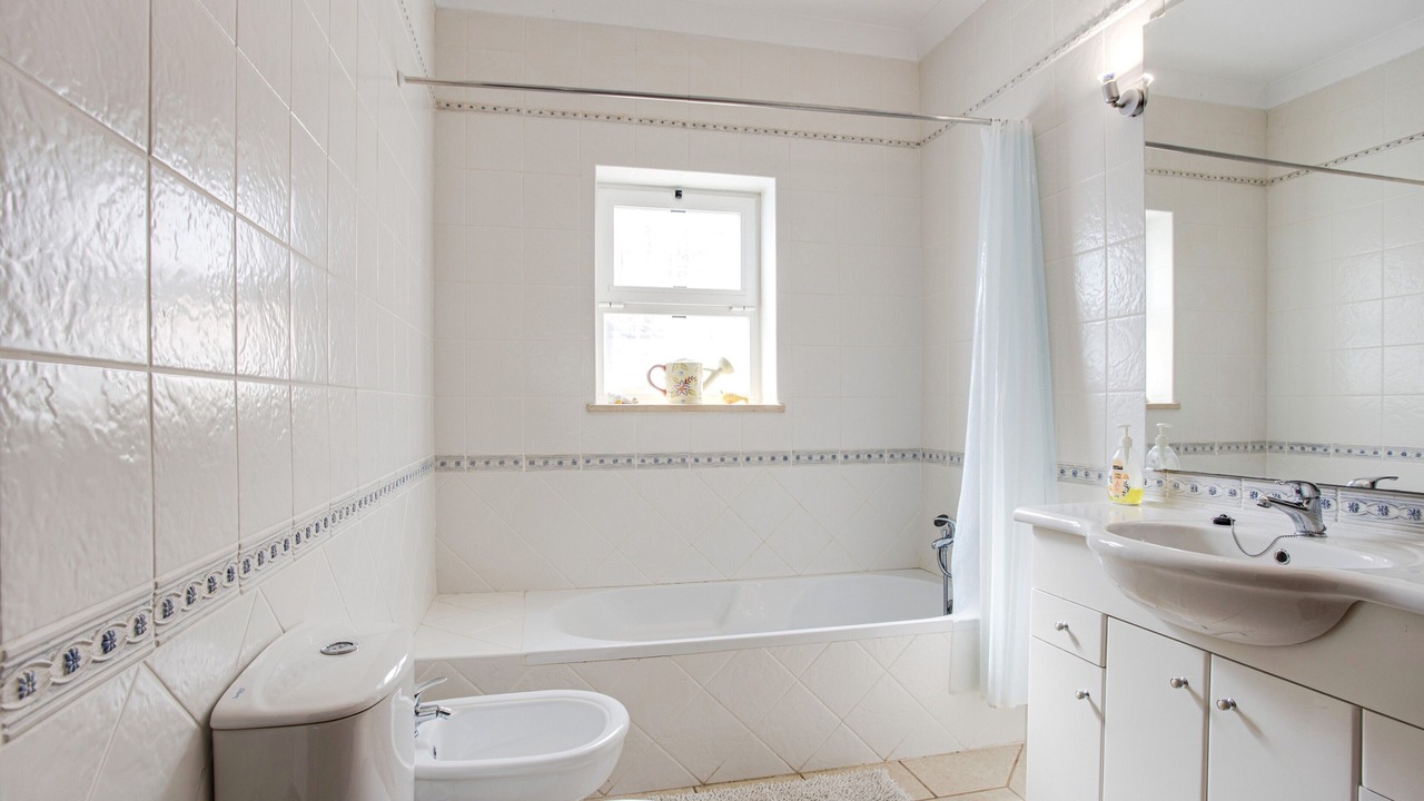 Photo of Bathroom in Carvoeiro
