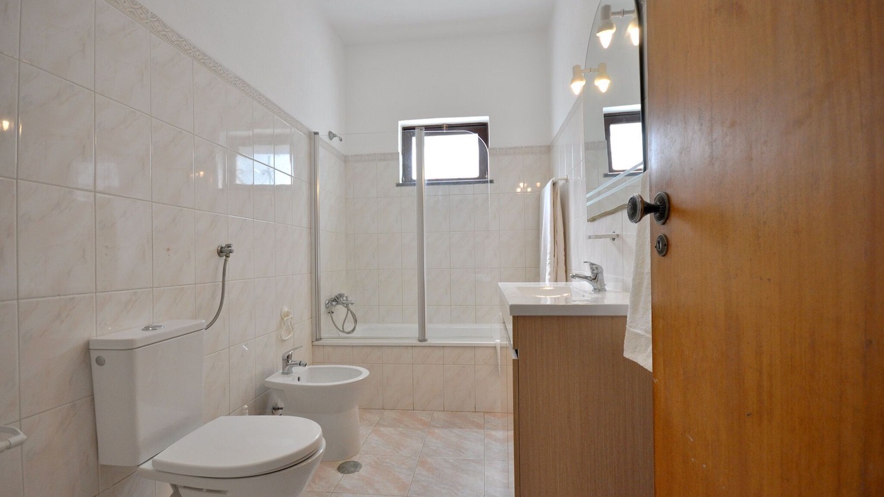 Photo of Bathroom in Quarteira