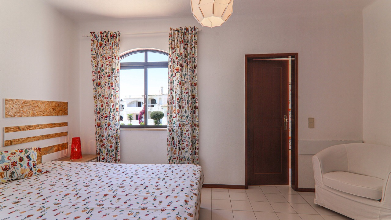 Photo of Bedroom in Alporchinhos