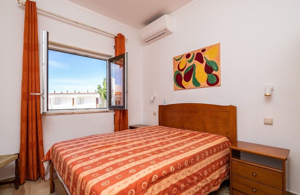 Photo of Bedroom in Alporchinhos