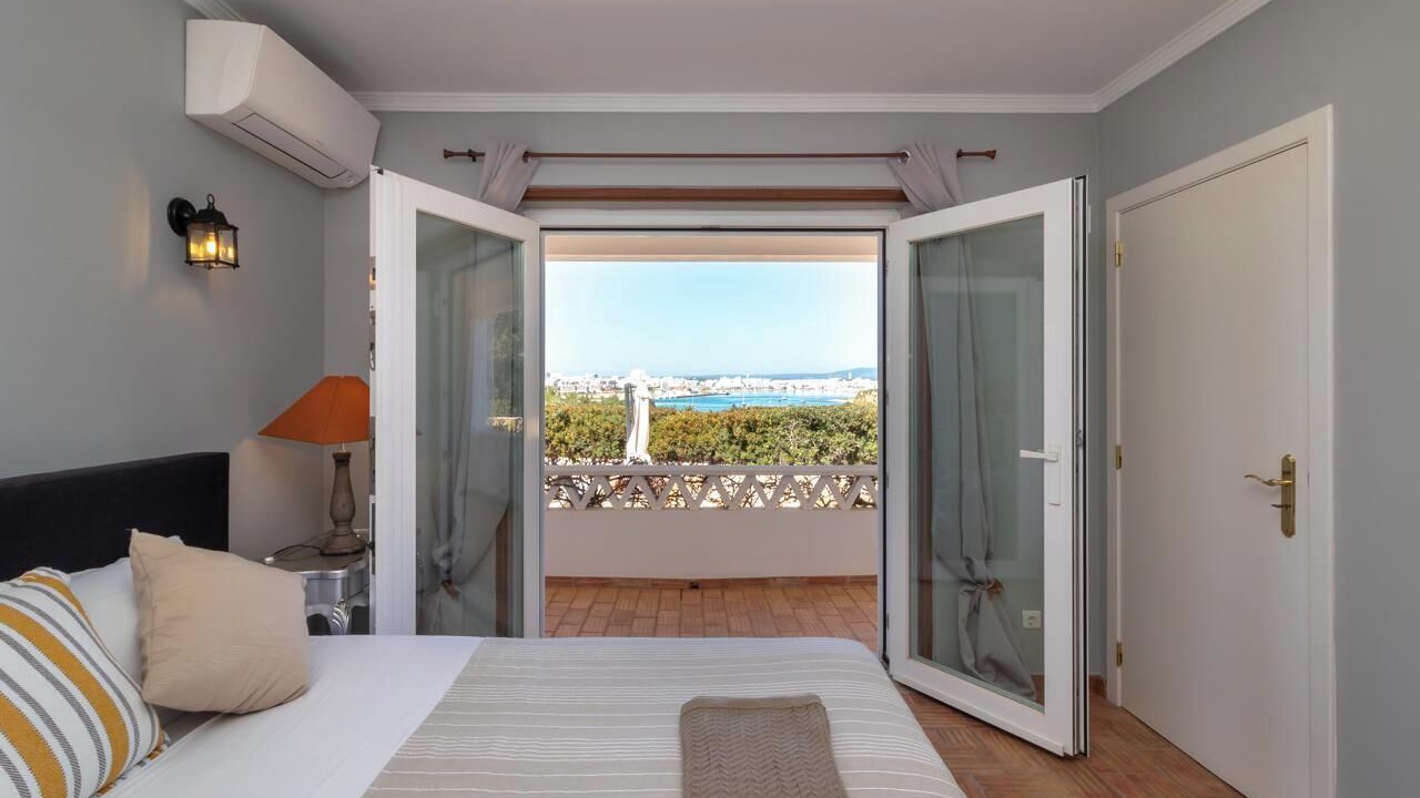 Photo of Bedroom in Ferragudo