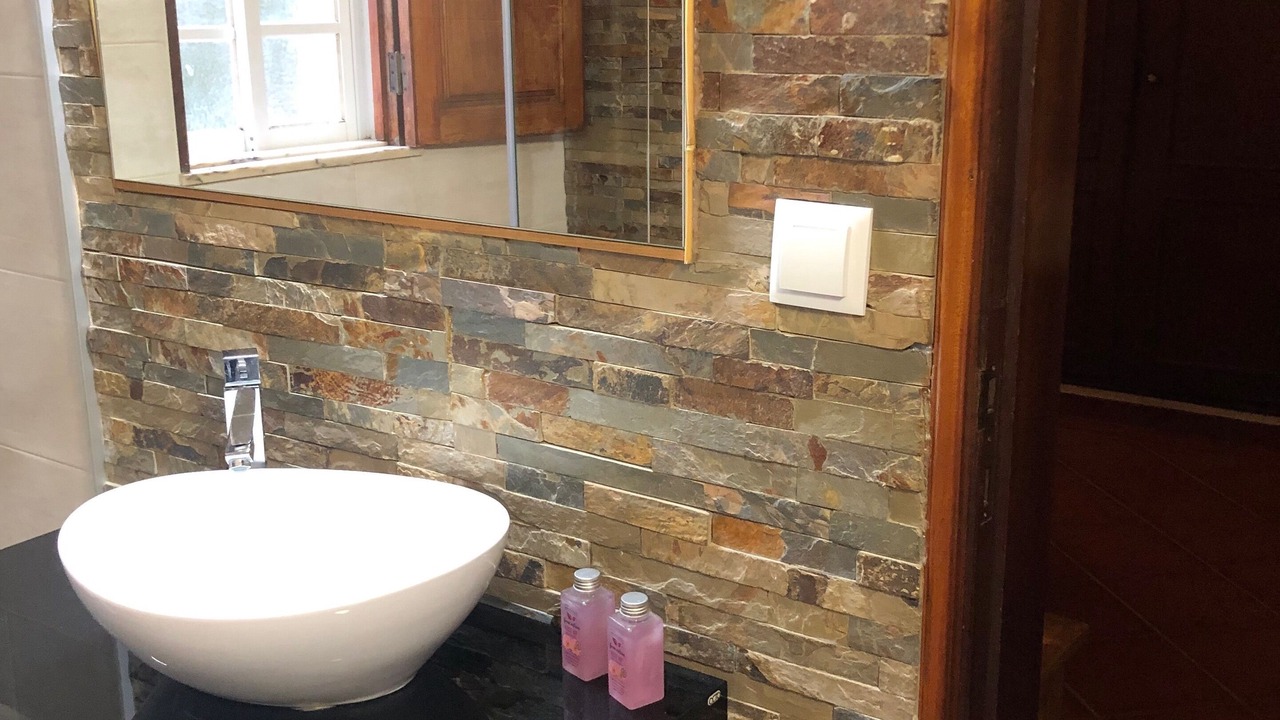 Photo of Bathroom in Lagoa e Carvoeiro