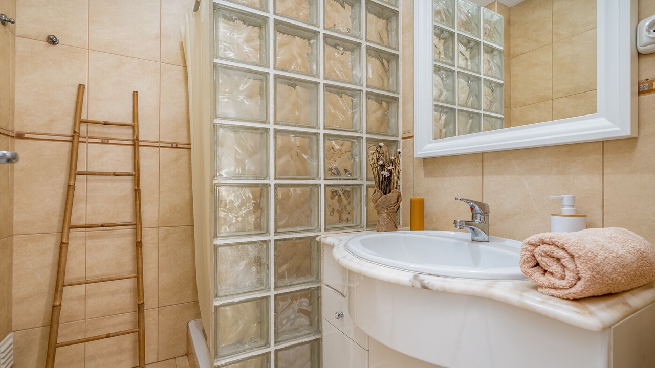 Photo of Bathroom in Ferragudo