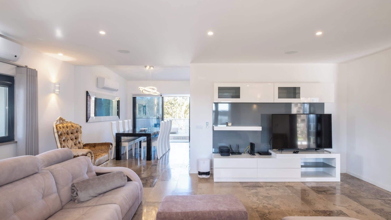 Photo of Livingroom in Porches