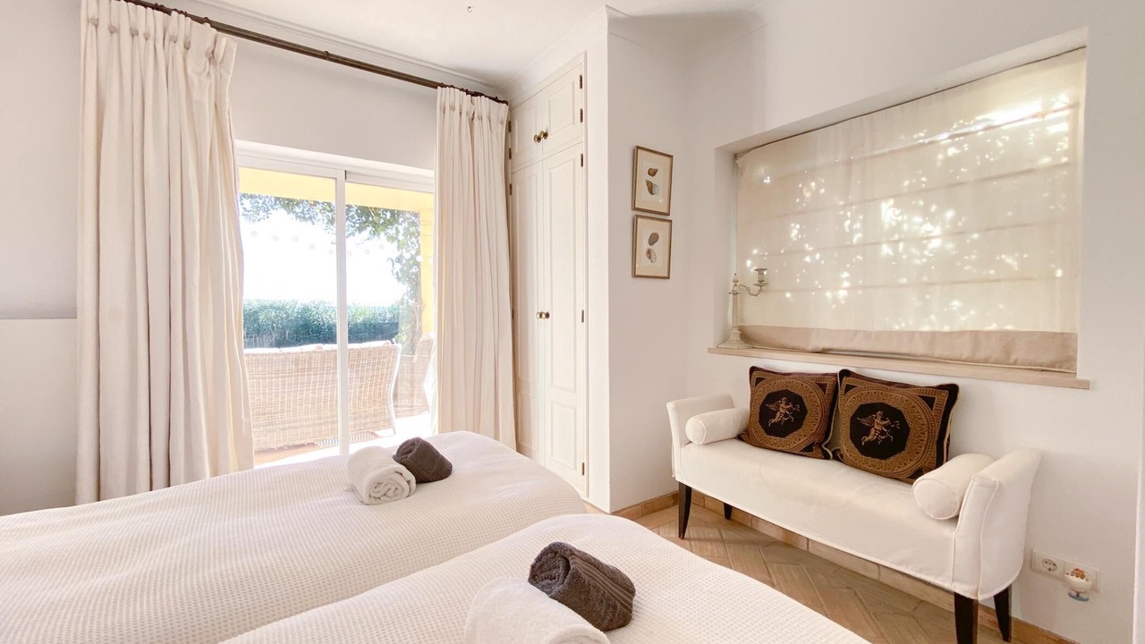 Photo of Bedroom in Meia Praia