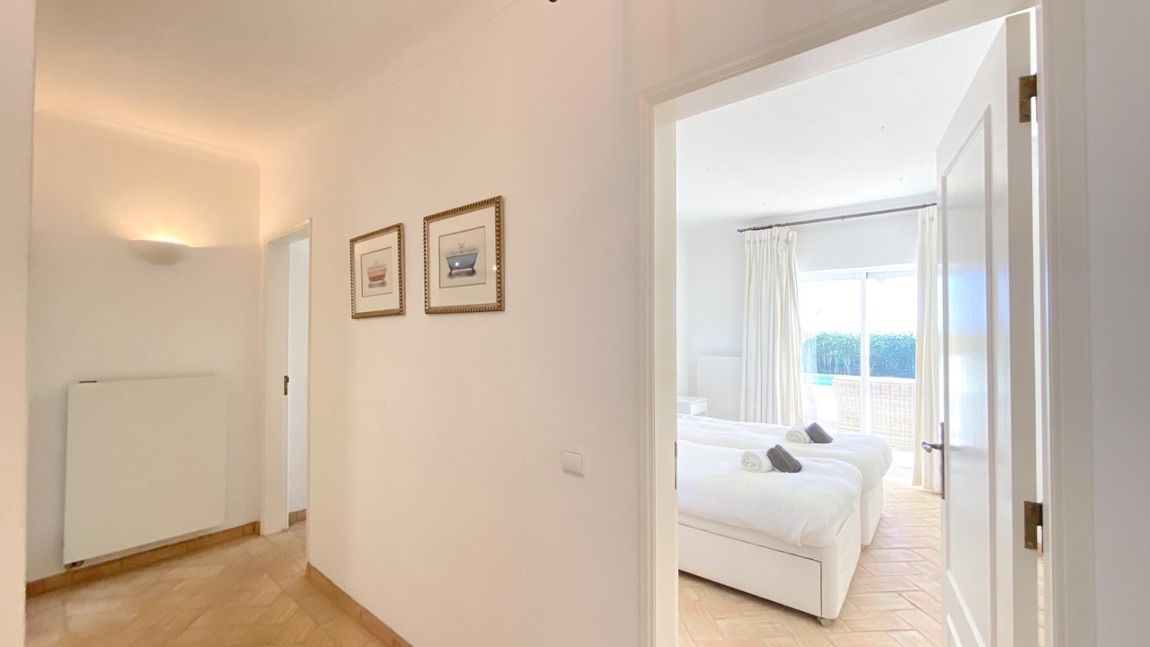 Photo of Bedroom in Meia Praia