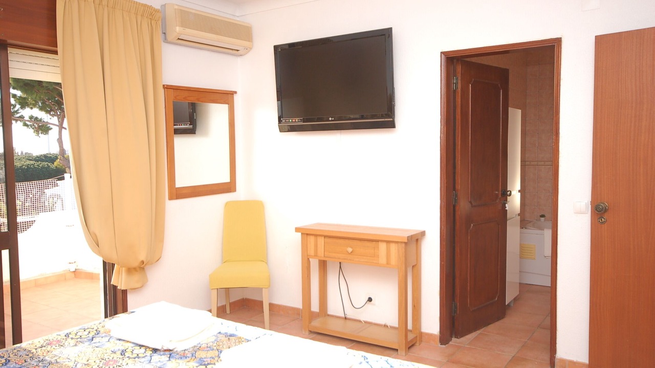 Photo of Bedroom in Quarteira