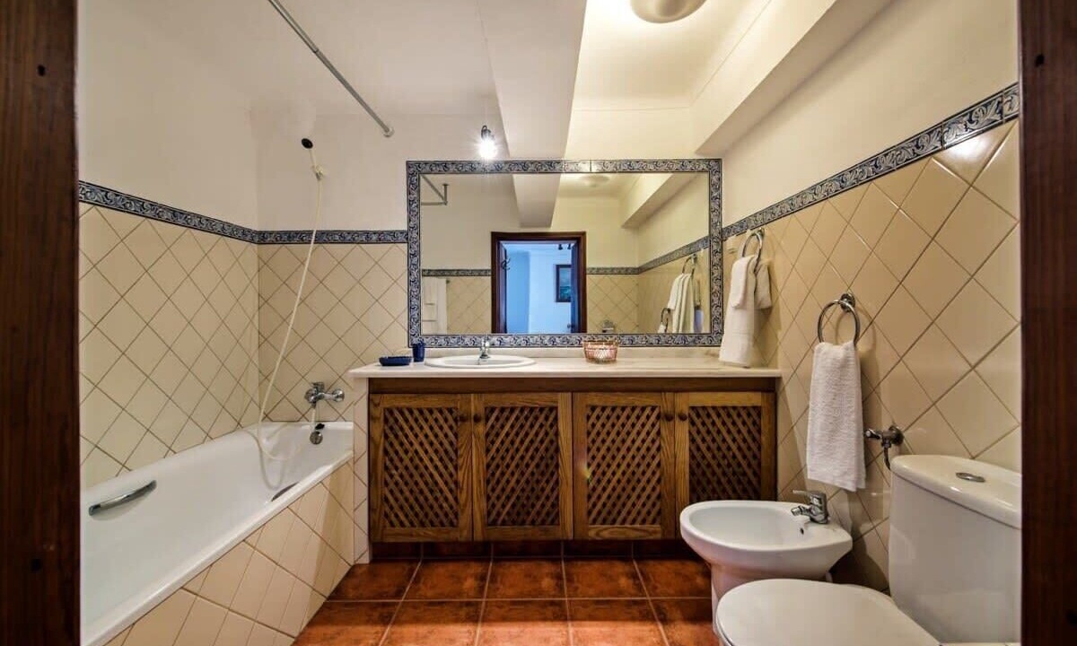 Photo of Bathroom in Ferragudo