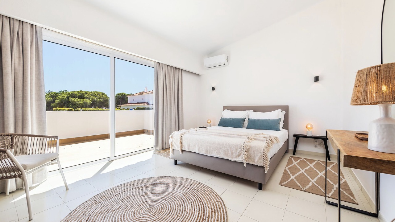 Photo of Bedroom in Vale do Lobo