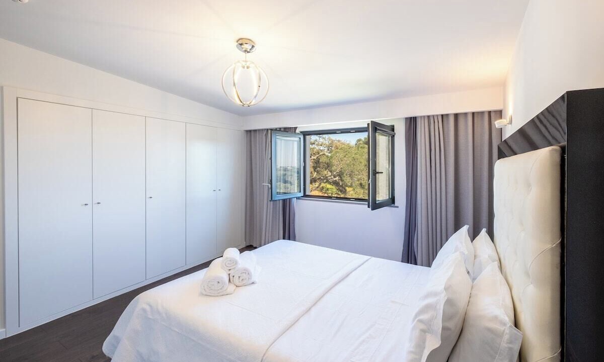 Photo of Bedroom in Porches