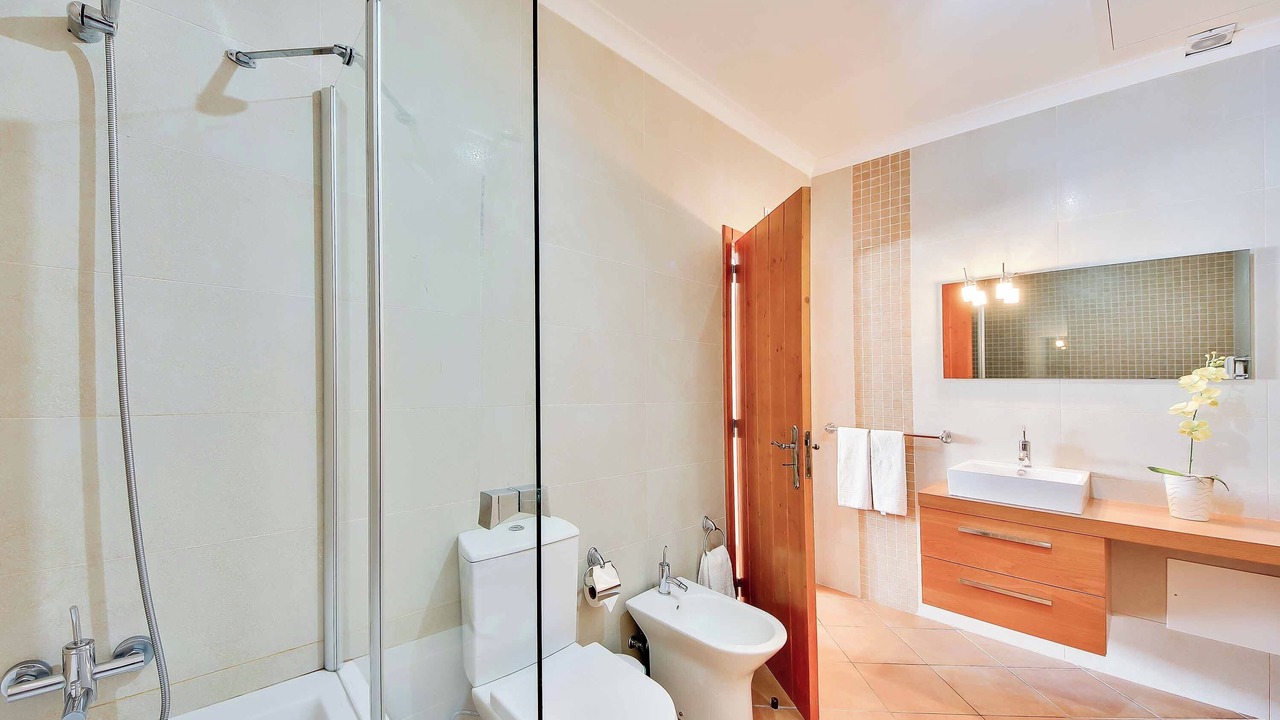 Photo of Bathroom in Patroves
