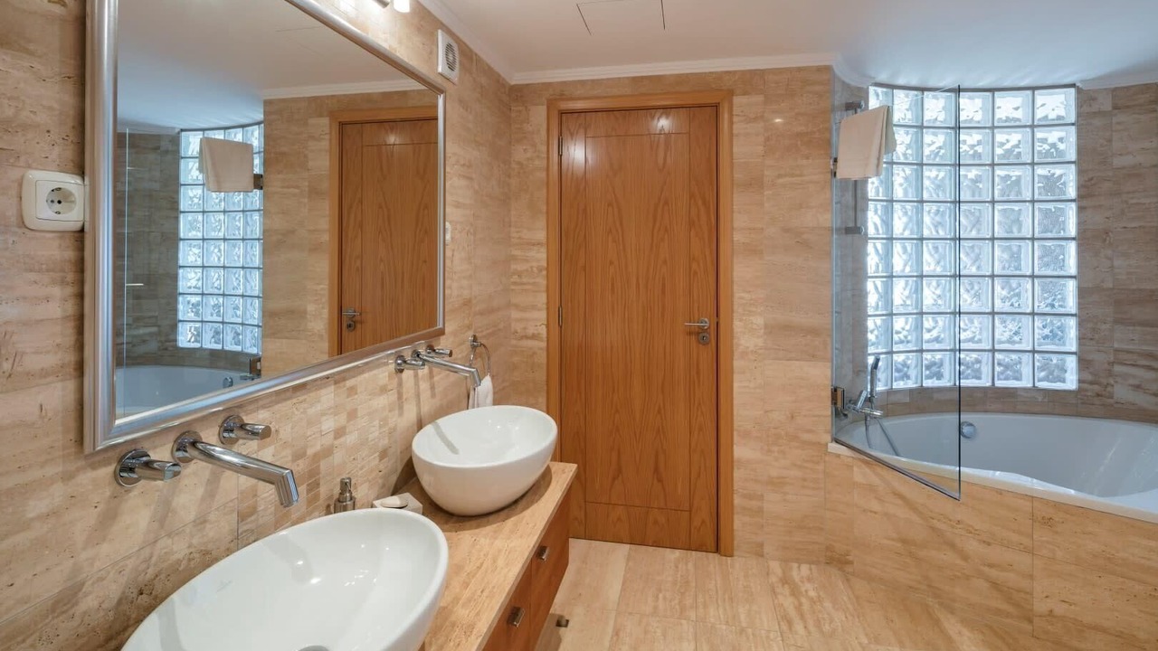 Photo of Bathroom in Ferragudo