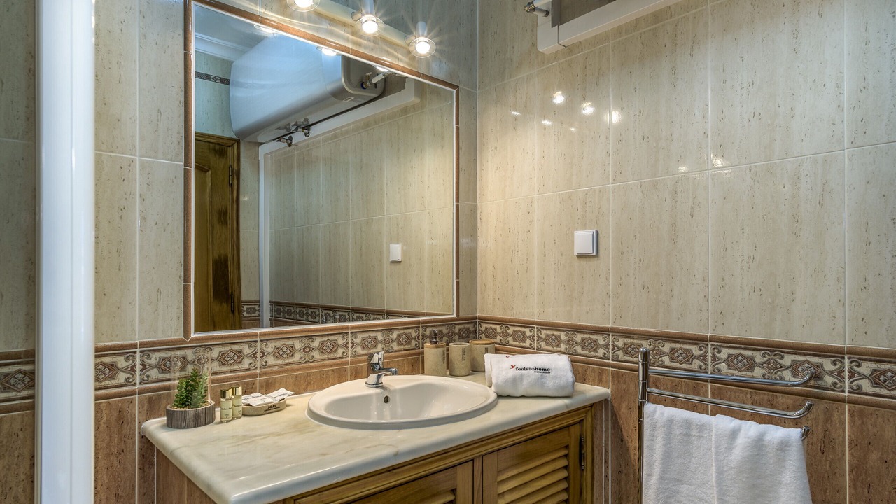 Photo of Bathroom in Lagoa e Carvoeiro