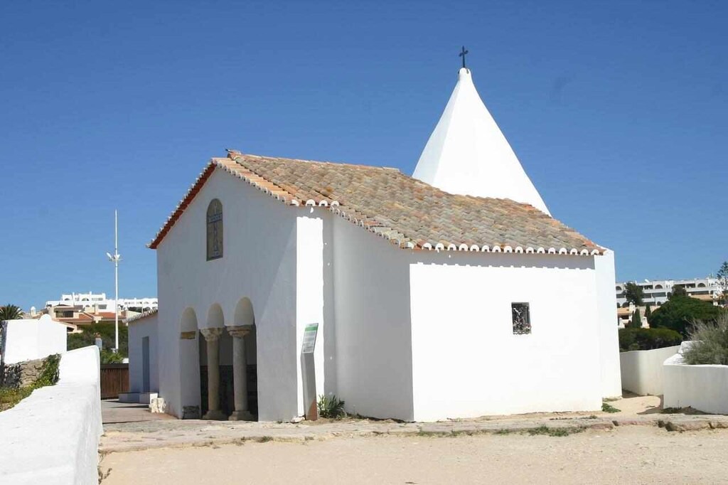 Photo of Buildings in Alporchinhos