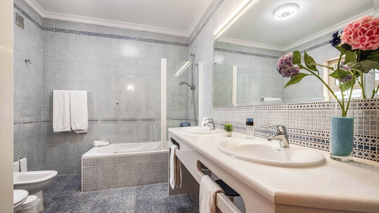 Photo of Bathroom in Castelo
