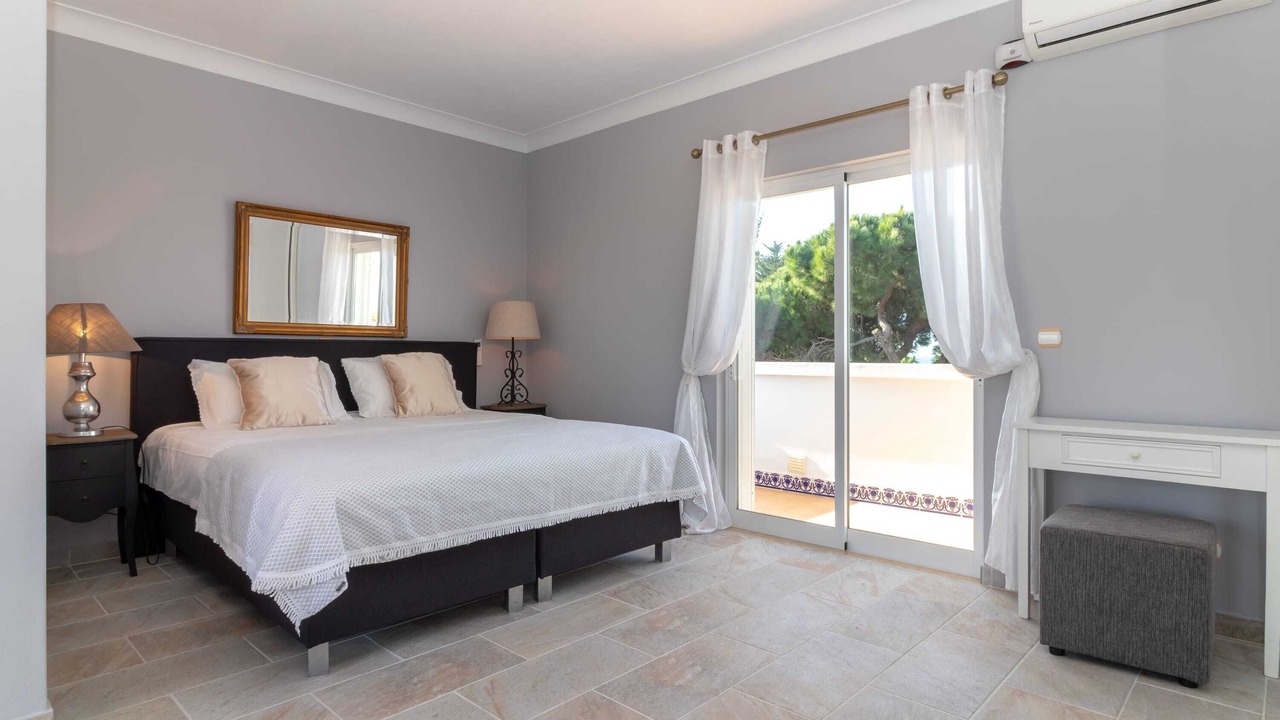 Photo of Bedroom in Ferragudo