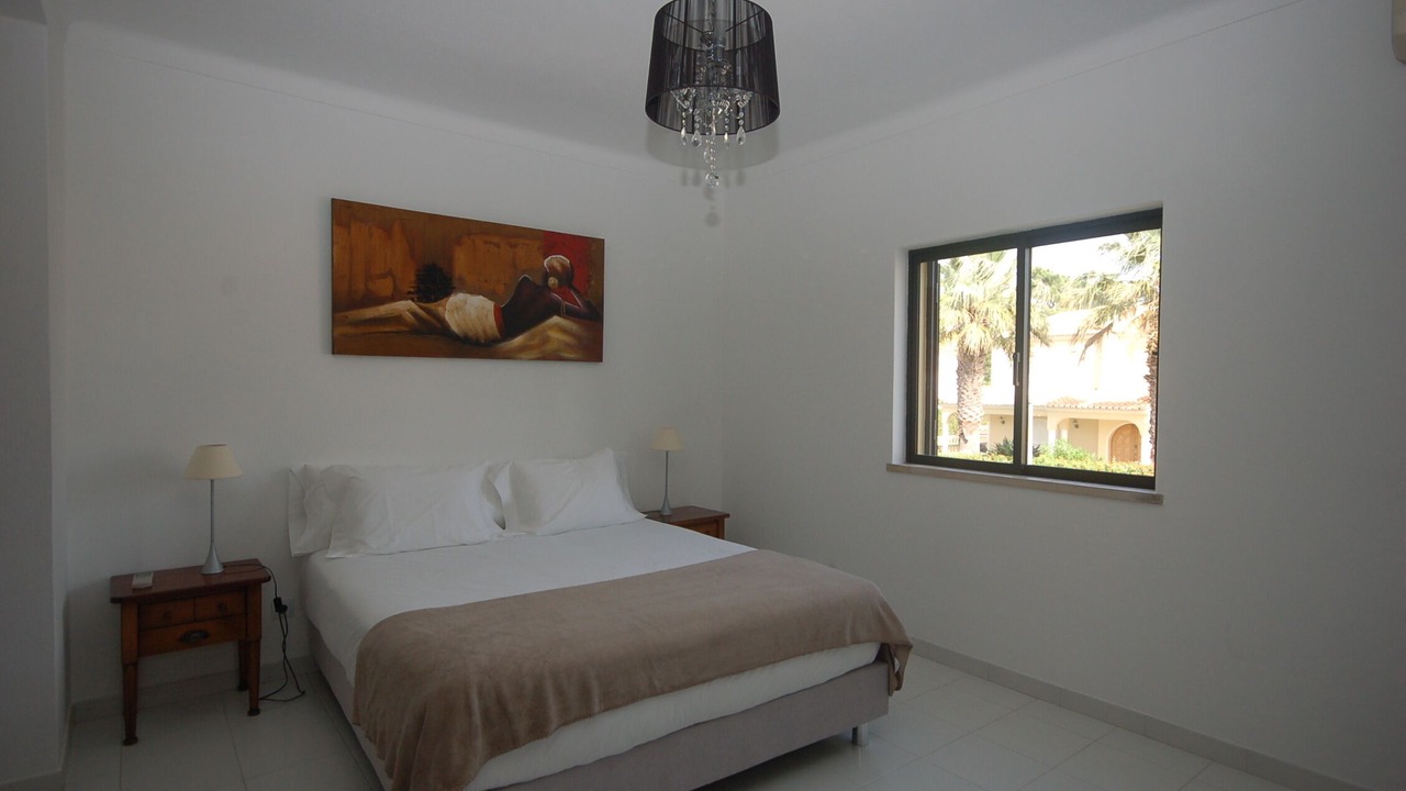 Photo of Bedroom in Quarteira