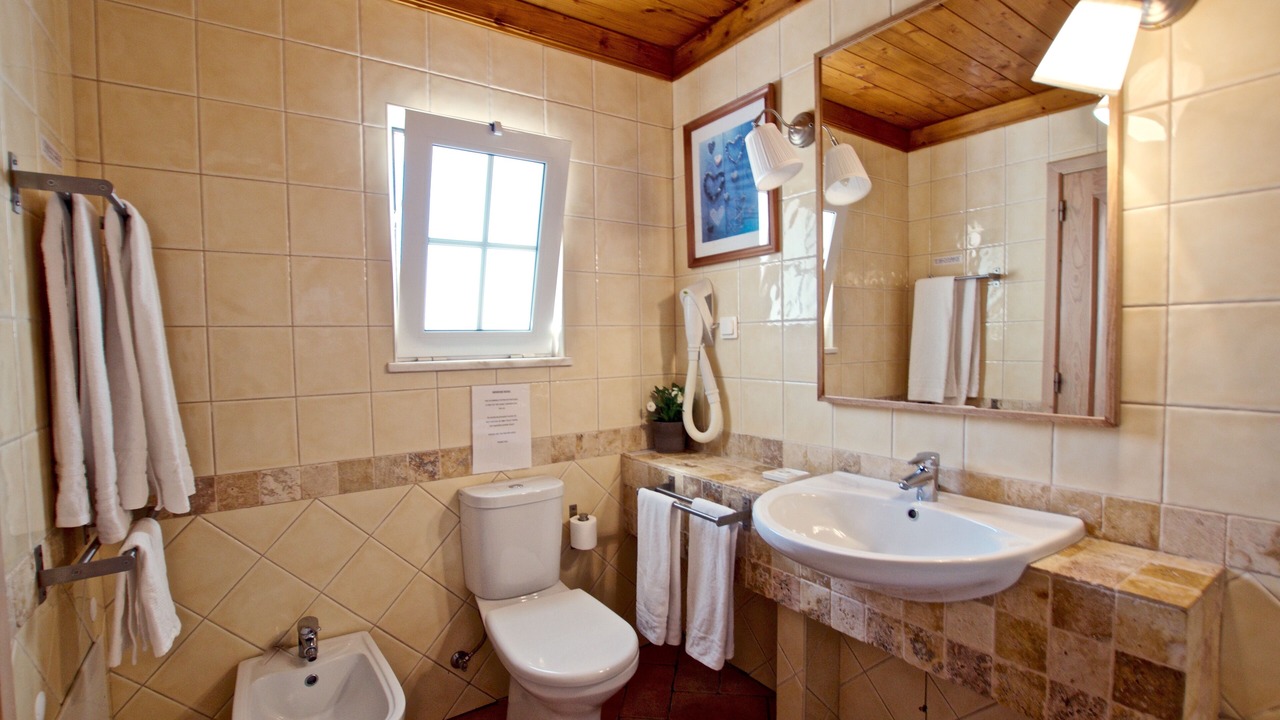 Photo of Bathroom in Charneca