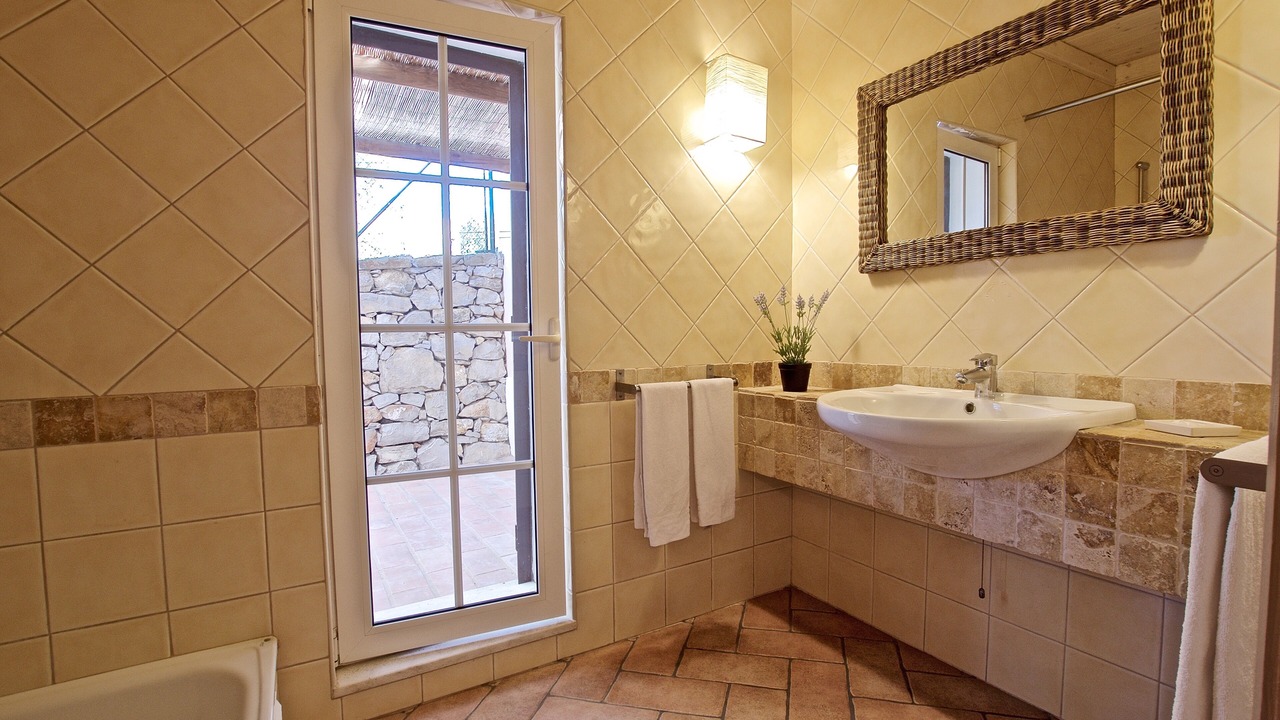 Photo of Bathroom in Charneca