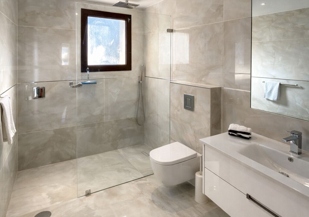 Photo of Bathroom in Quarteira