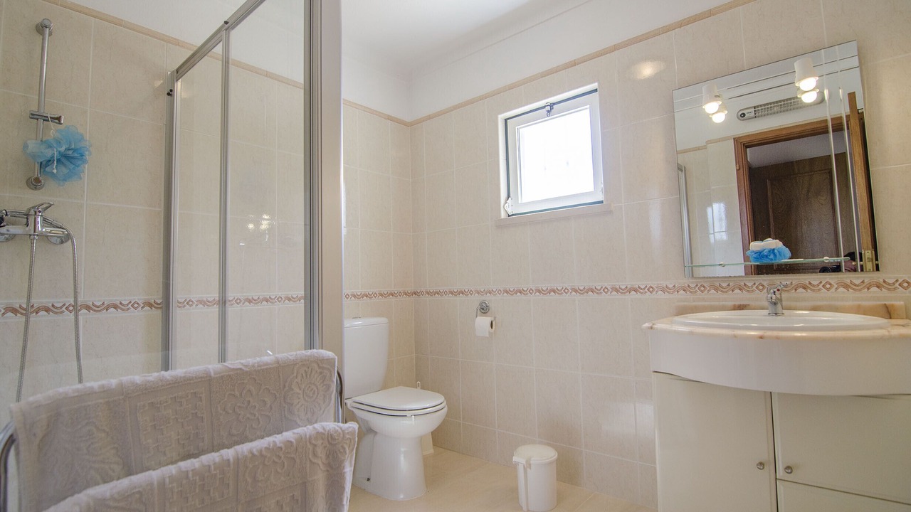 Photo of Bathroom in Quarteira