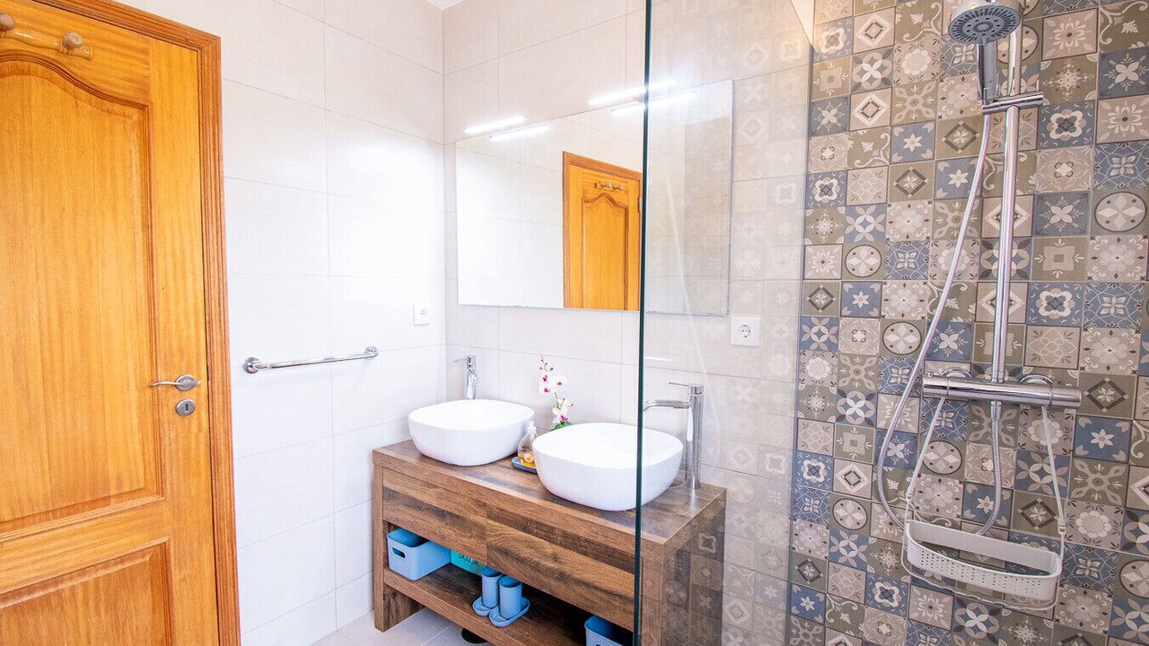 Photo of Bathroom in Lagoa e Carvoeiro