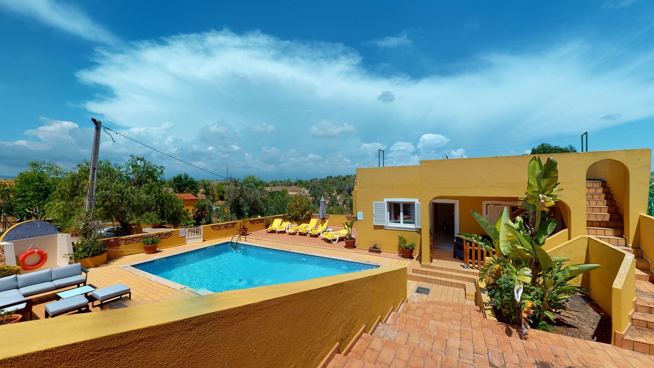 Photo of Outdoor in Estombar