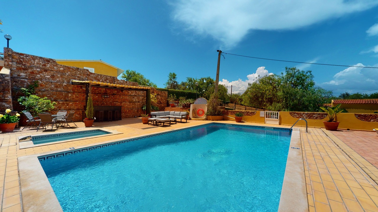 Photo of Outdoor in Estombar