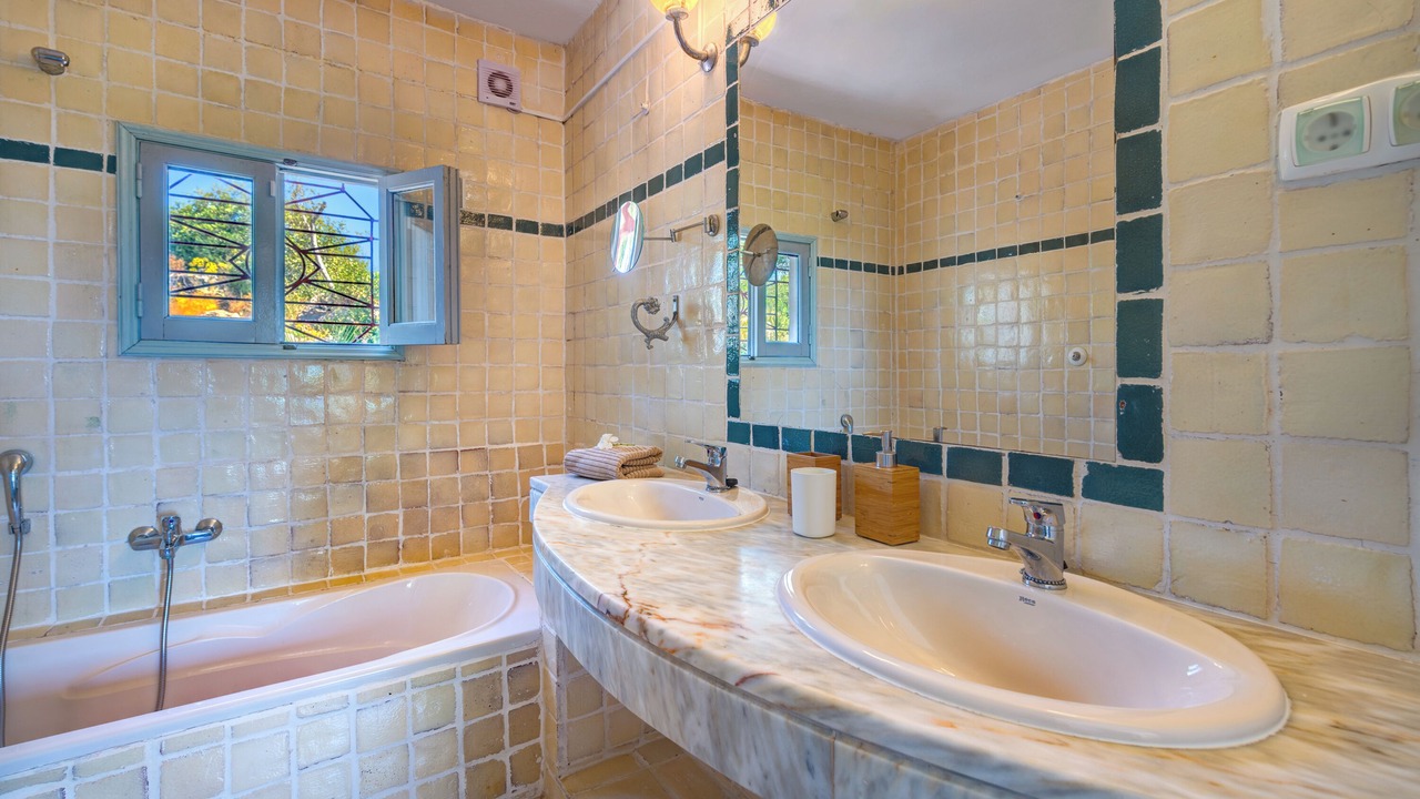 Photo of Bathroom in Olhao