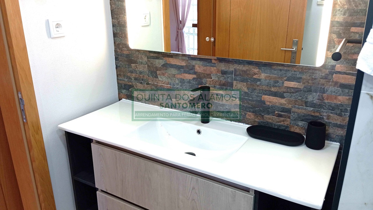Photo of Bathroom in Guia