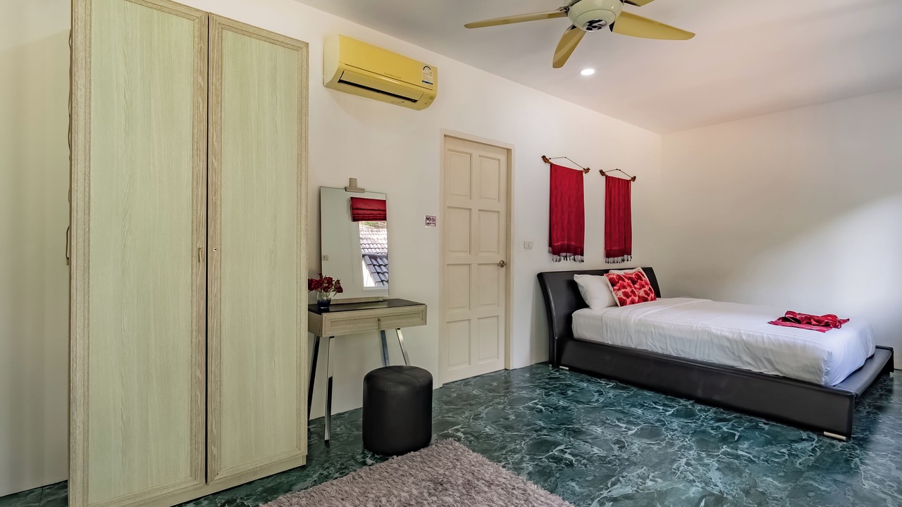 Photo of Bedroom in Chalong