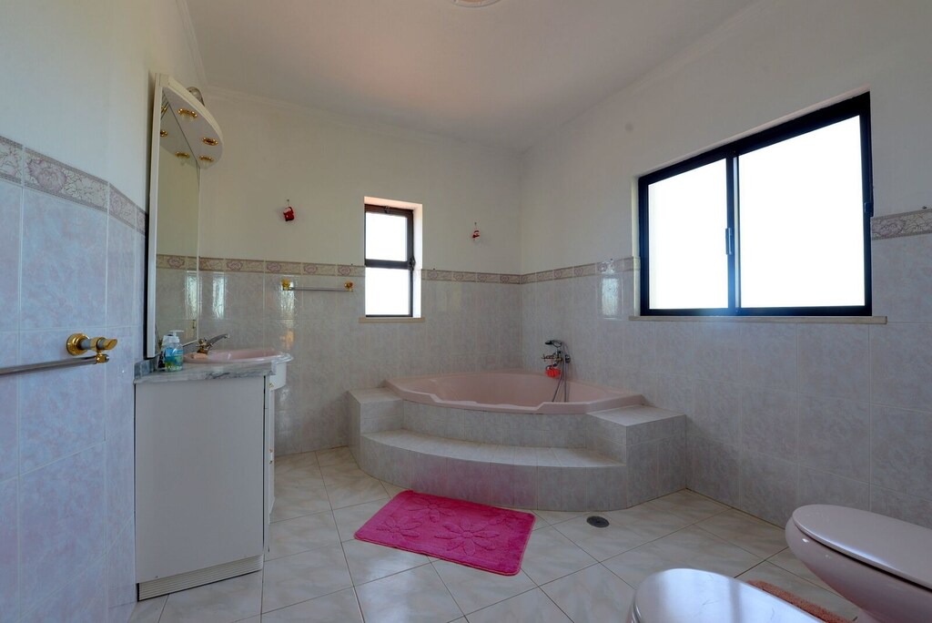Photo of Bathroom in Lagoa e Carvoeiro