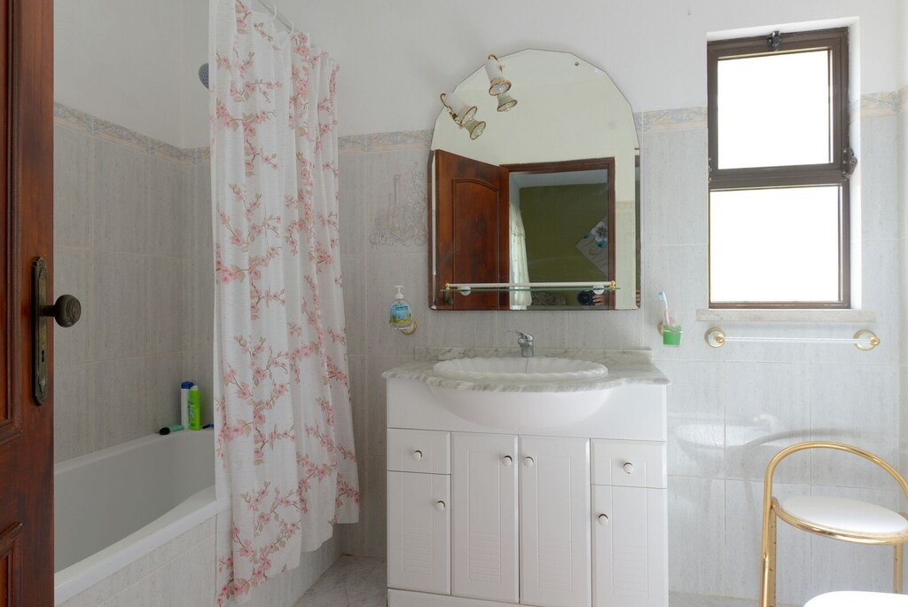 Photo of Bathroom in Lagoa e Carvoeiro