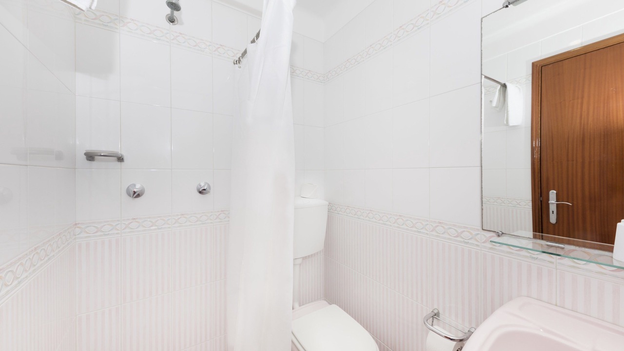 Photo of Bathroom in Alporchinhos