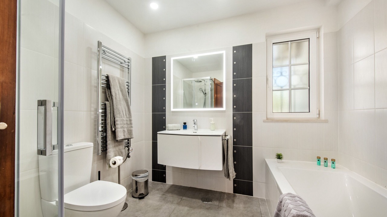 Photo of Bathroom in Guia