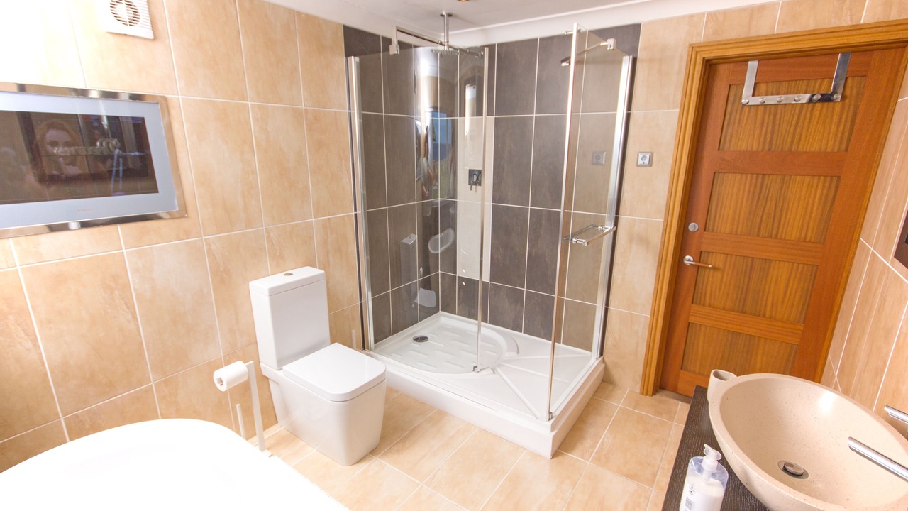 Photo of Bathroom in Cemaes Bay