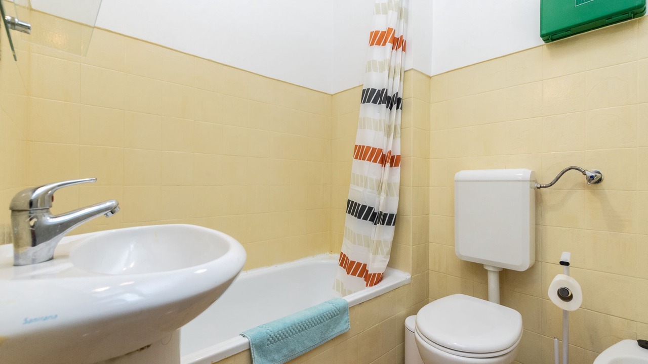 Photo of Bathroom in Faro City Centre