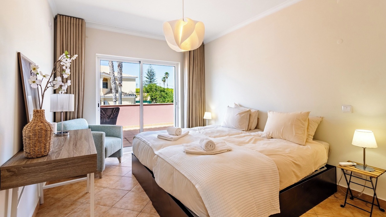 Photo of Bedroom in Meia Praia