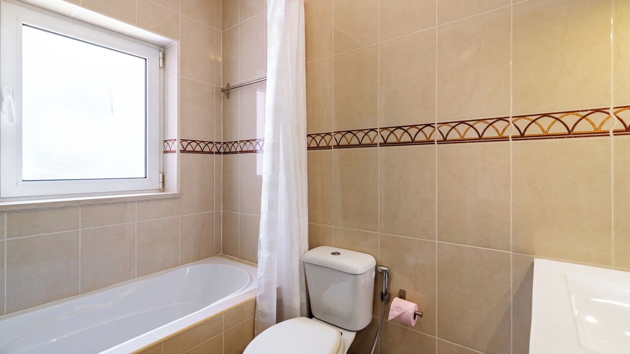 Photo of Bathroom in Meia Praia