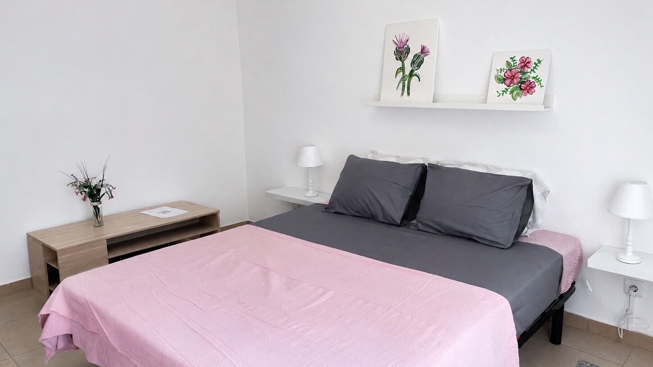 Photo of Bedroom in Tunes
