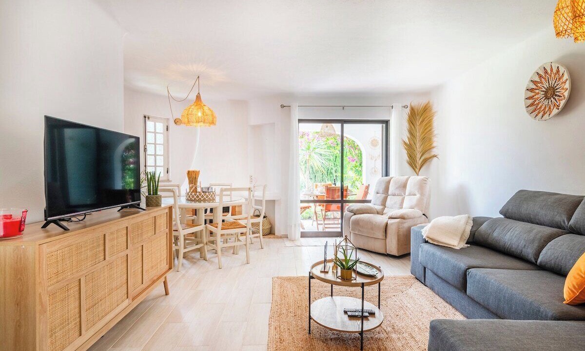 Photo of Livingroom in Alpouvar